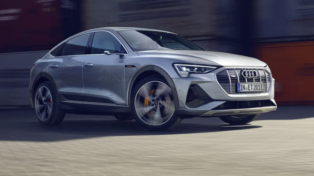 Photo of the Audi e-tron in motion